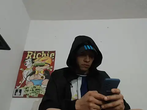 Snapshot of Thomasjons_ chatting on November 3, 2025, 3:45 am Thomasjons online show from November 3, 2025, 3:45 am