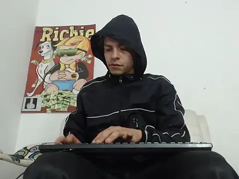 Snapshot of Thomasjons_ chatting on October 29, 2025, 9:41 am Thomasjons online show from October 29, 2025, 9:41 am