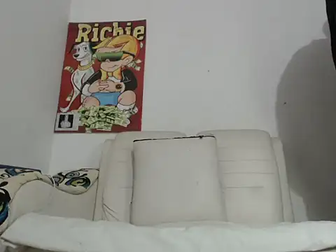 Snapshot of Thomasjons_ chatting on October 31, 2025, 10:05 pm Thomasjons online show from October 31, 2025, 10:05 pm