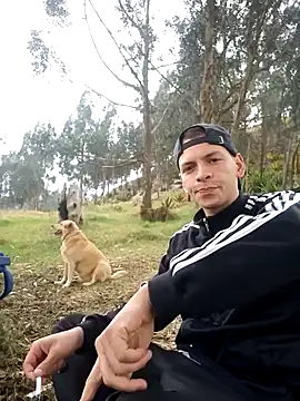 Snapshot of Thomasjons_ chatting on November 13, 2025, 6:01 pm Thomasjons online show from November 13, 2025, 6:01 pm