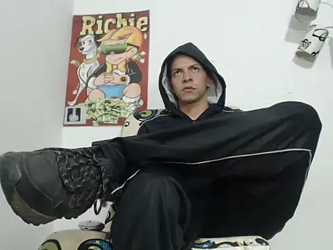 Snapshot of Thomasjons_ chatting on October 21, 2025, 1:16 am Thomasjons online show from October 21, 2025, 1:16 am