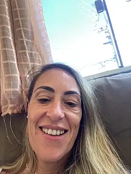 Snapshot of Princesahtinha chatting on February 11, 2026, 4:51 pm Princesahtinha online show from February 11, 2026, 4:51 pm