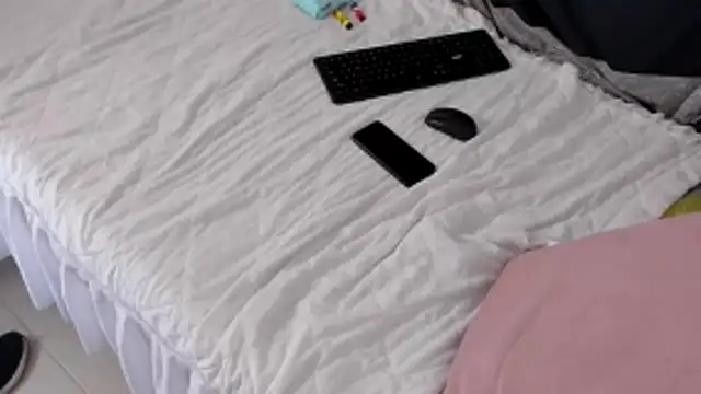 axel davis  online show from November 4, 2025, 9:46 am