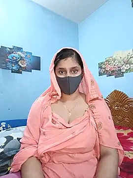 Cute Faria online show from May 19, 2026, 2:13 pm