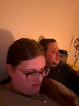 Snapshot of CurvyPaar2 chatting on September 12, 2025, 7:46 pm CurvyPaar2 online show from September 12, 2025, 7:46 pm