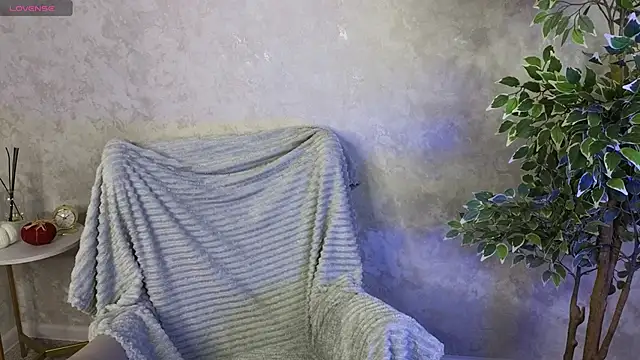 Snapshot of MillaHolt chatting on November 14, 2025, 9:57 am MillaHolt online show from November 14, 2025, 9:57 am