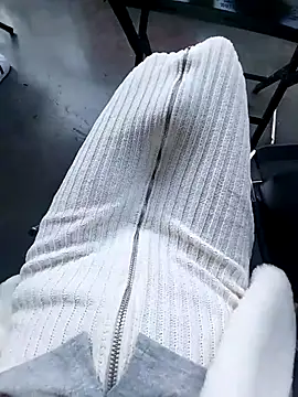 meomeocute online show from November 30, 2025, 3:29 am