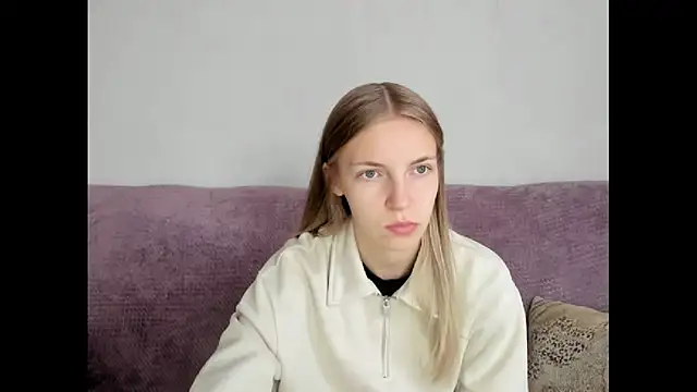 HitGyrl online show from October 15, 2025, 1:15 am