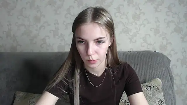 HitGyrl online show from February 24, 2026, 1:06 am