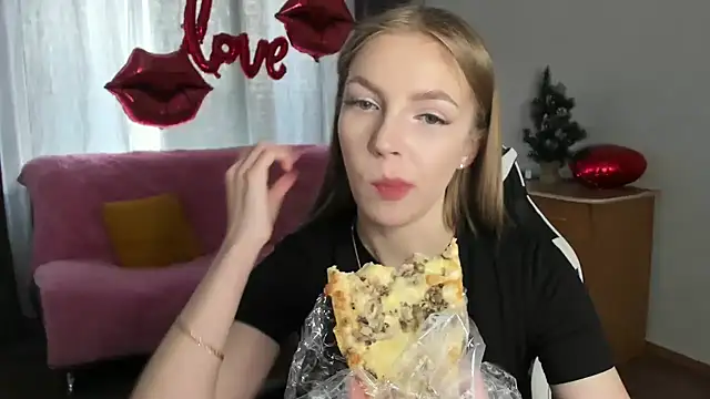 HitGyrl online show from April 8, 2026, 8:05 am