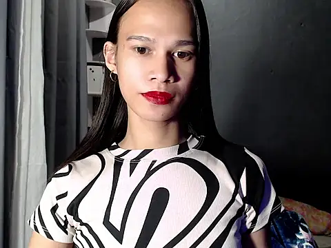 Snapshot of urseductivebarbie_xx chatting on February 24, 2026, 11:00 am urseductivebarbie xx online show from February 24, 2026, 11:00 am