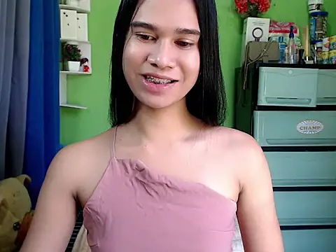 urseductivebarbie xx online show from April 26, 2026, 3:37 am