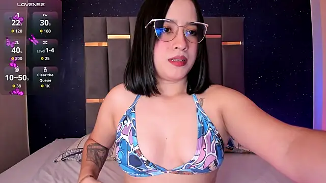 SweetAnya01 online show from November 26, 2025, 4:23 am