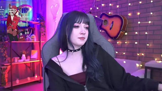 Snapshot of LiliLuna chatting on January 5, 2026, 5:27 pm LiliLuna online show from January 5, 2026, 5:27 pm