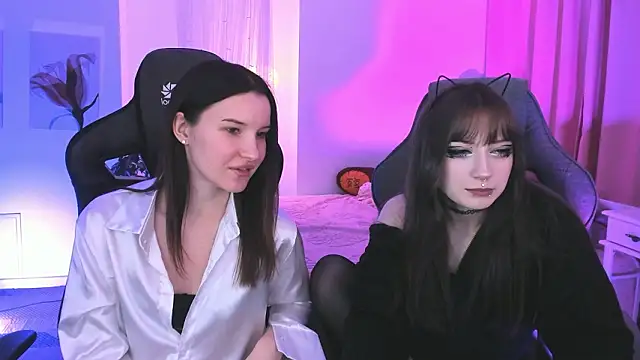 Snapshot of LiliLuna chatting on February 27, 2026, 12:27 pm LiliLuna online show from February 27, 2026, 12:27 pm