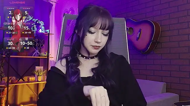 Snapshot of LiliLuna chatting on December 21, 2025, 1:02 pm LiliLuna online show from December 21, 2025, 1:02 pm