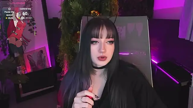 Snapshot of LiliLuna chatting on February 8, 2026, 4:26 pm LiliLuna online show from February 8, 2026, 4:26 pm