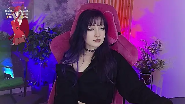 Snapshot of LiliLuna chatting on December 19, 2025, 2:19 pm LiliLuna online show from December 19, 2025, 2:19 pm