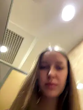 ElliRose online show from November 7, 2025, 4:50 am