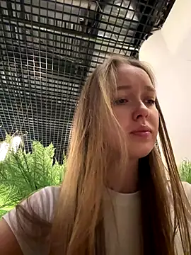 ElliRose online show from September 25, 2025, 4:18 am