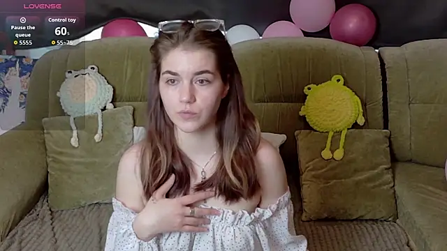 Snapshot of ElzaBlis chatting on February 23, 2026, 1:01 pm ElzaBlis online show from February 23, 2026, 1:01 pm