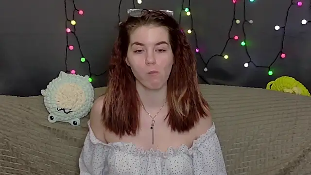 Snapshot of ElzaBlis chatting on December 14, 2025, 2:00 pm ElzaBlis online show from December 14, 2025, 2:00 pm