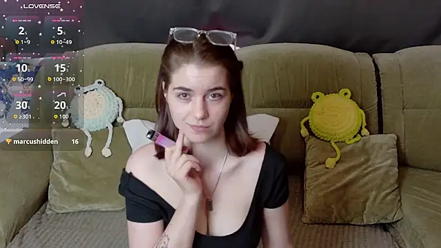 ElzaBlis online show from March 18, 2026, 1:24 pm