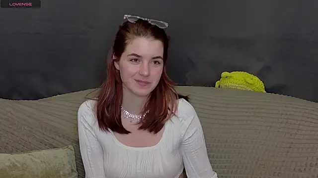 Snapshot of ElzaBlis chatting on November 17, 2025, 5:06 pm ElzaBlis online show from November 17, 2025, 5:06 pm