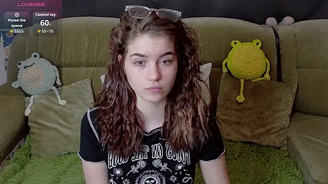 Snapshot of ElzaBlis chatting on February 4, 2026, 1:17 pm ElzaBlis online show from February 4, 2026, 1:17 pm