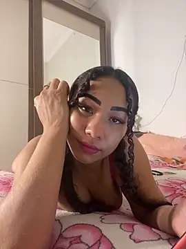 Snapshot of jhennyfer chatting on February 19, 2026, 5:15 am jhennyfer online show from February 19, 2026, 5:15 am