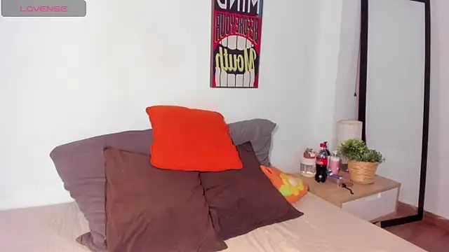 Snapshot of Honeyyy_Brown chatting on October 9, 2025, 7:47 pm Honeyyy Brown online show from October 9, 2025, 7:47 pm