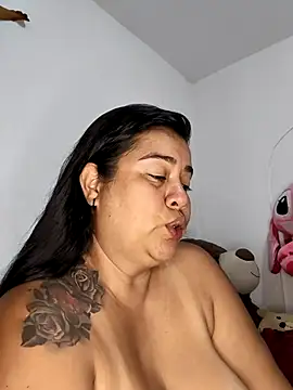 NARNYALABELLA online show from May 14, 2026, 10:51 pm