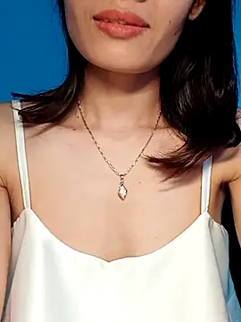 Hinna x online show from October 27, 2025, 7:42 am