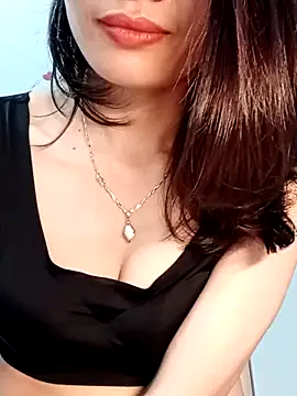 Hinna x online show from March 28, 2026, 9:05 pm