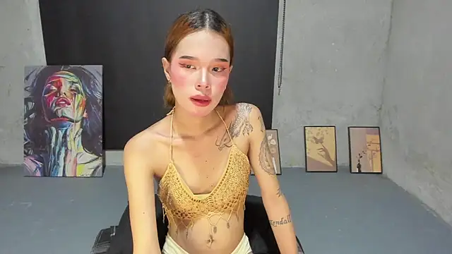 Snapshot of Colette_Thompson chatting on October 31, 2025, 11:51 am Colette Thompson online show from October 31, 2025, 11:51 am