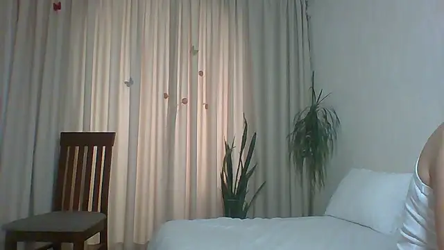 Snapshot of Marellaa chatting on November 27, 2025, 6:25 am Marellaa online show from November 27, 2025, 6:25 am