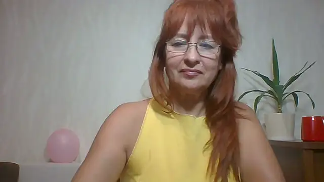 Snapshot of Marellaa chatting on September 24, 2025, 9:43 pm Marellaa online show from September 24, 2025, 9:43 pm