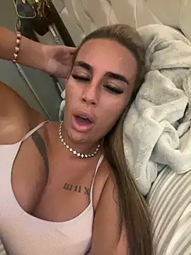 EllieMaeBaby online show from October 15, 2025, 9:01 pm