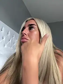 EllieMaeBaby online show from September 12, 2025, 1:55 pm