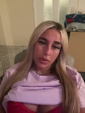 EllieMaeBaby online show from April 5, 2026, 9:43 pm