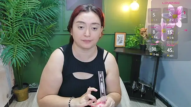 Snapshot of Anaa_Rose chatting on May 21, 2026, 1:19 pm Anaa Rose online show from May 21, 2026, 1:19 pm