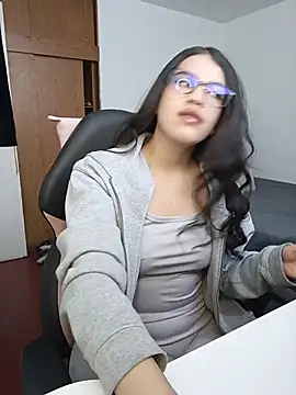 asumi 18 online show from October 20, 2025, 1:11 pm