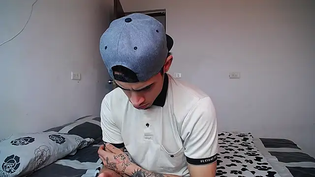 Candy Grey28 online show from October 12, 2025, 1:01 pm