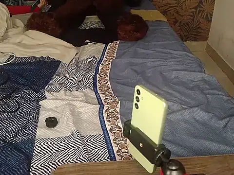 miss kaur23 online show from November 14, 2025, 6:33 pm