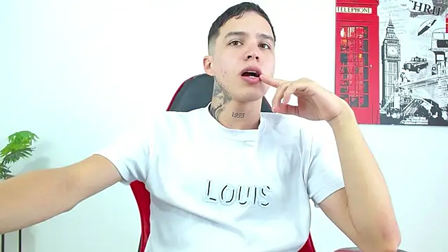 Cumandres18 online show from February 7, 2026, 3:53 pm