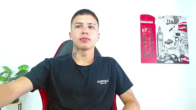 Cumandres18 online show from March 26, 2026, 2:37 pm