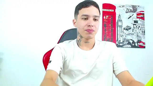 Cumandres18 online show from February 4, 2026, 2:56 pm