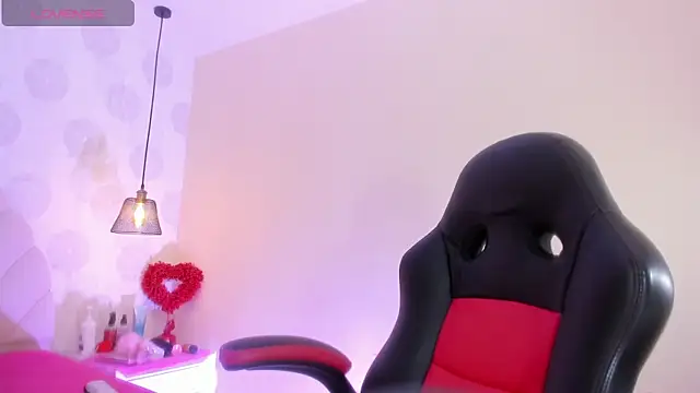 Snapshot of GIANAMILLER6 chatting on March 3, 2026, 12:23 pm GIANAMILLER6 online show from March 3, 2026, 12:23 pm