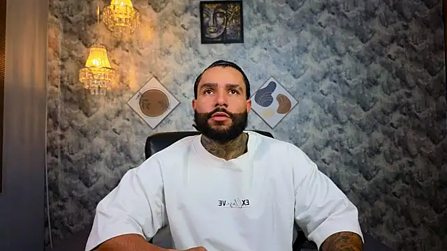 Apolo rousse1 online show from December 16, 2025, 9:41 pm