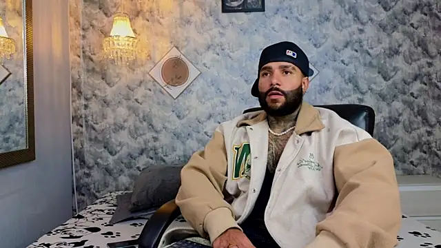 Apolo rousse1 online show from January 5, 2026, 9:51 pm